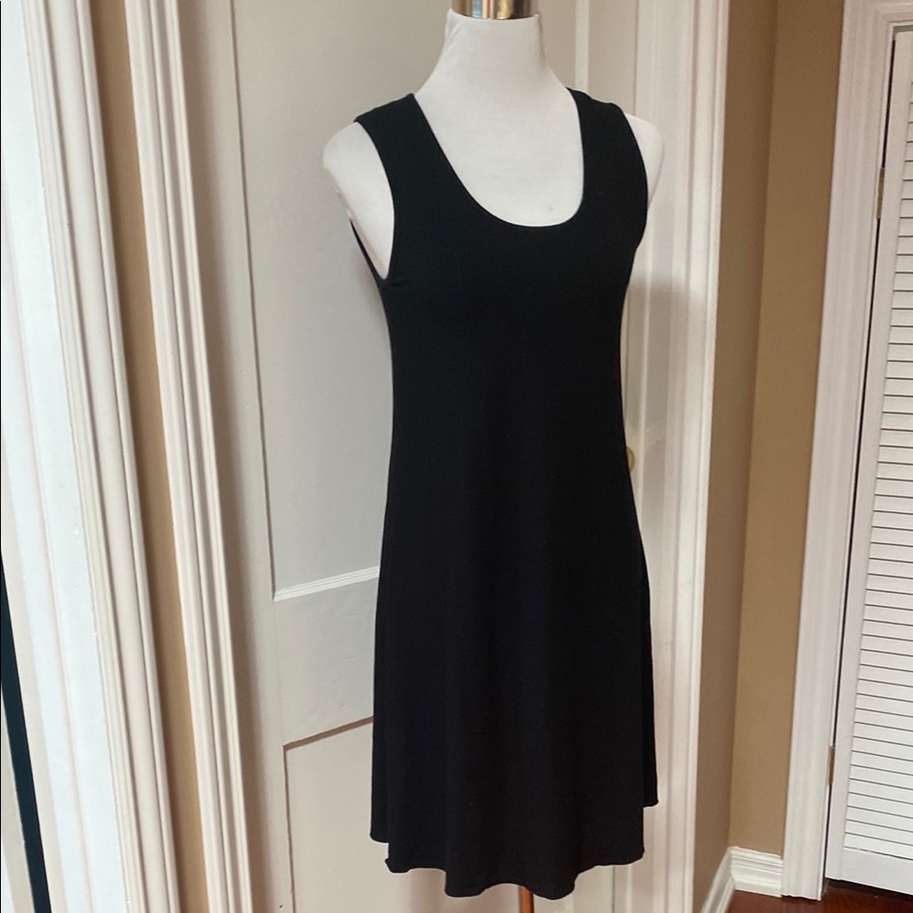 Elegant Black Fitted Midi Dress